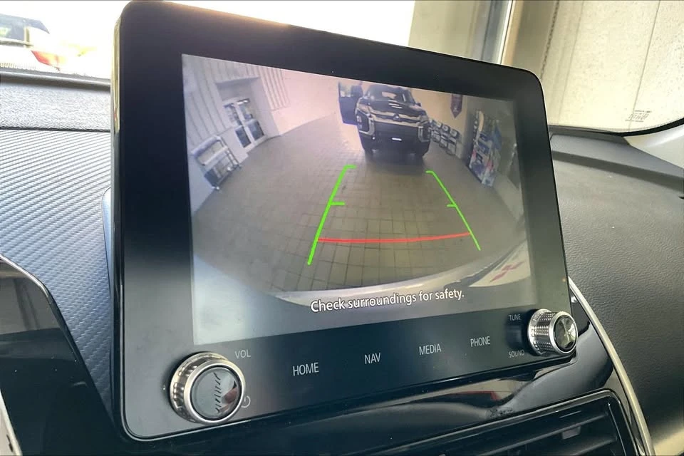 2022 Mitsubishi Eclipse Cross - Image 12 of 16
