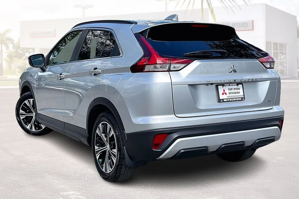 2022 Mitsubishi Eclipse Cross - Image 5 of 16