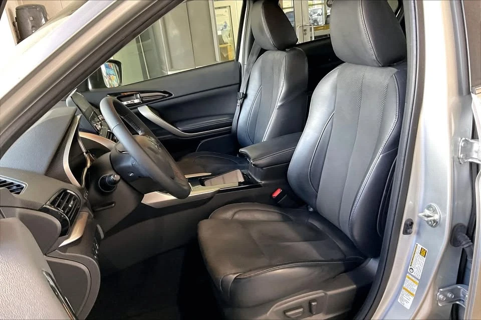 2022 Mitsubishi Eclipse Cross - Image 8 of 16