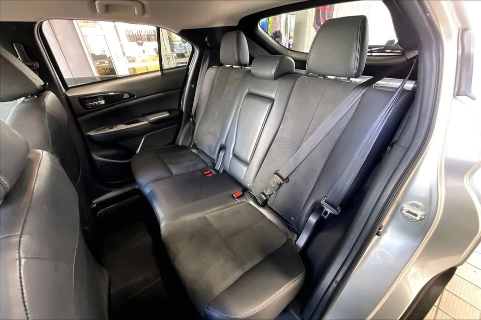 2022 Mitsubishi Eclipse Cross - Image 14 of 16