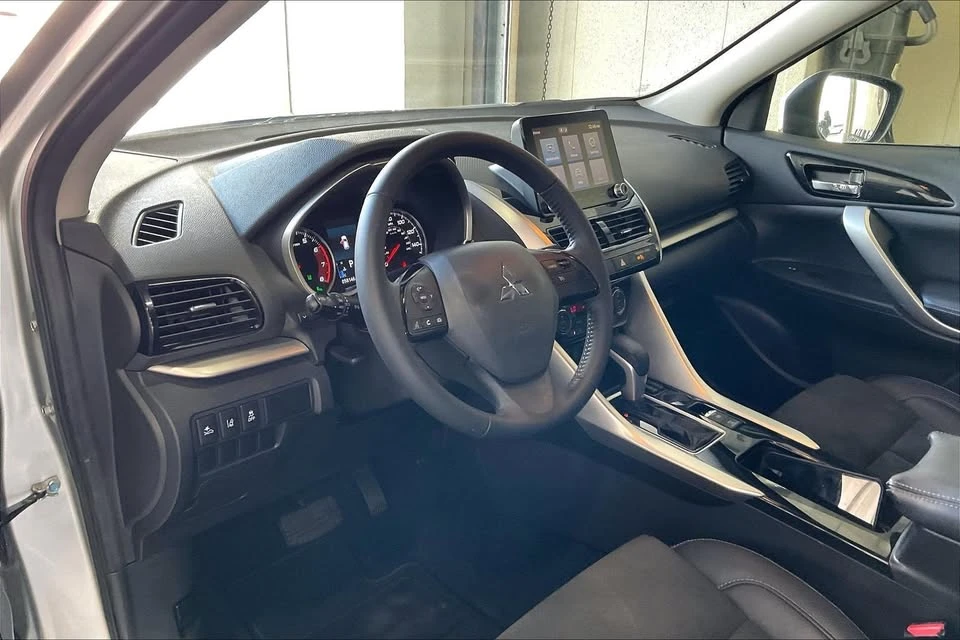2022 Mitsubishi Eclipse Cross - Image 7 of 16