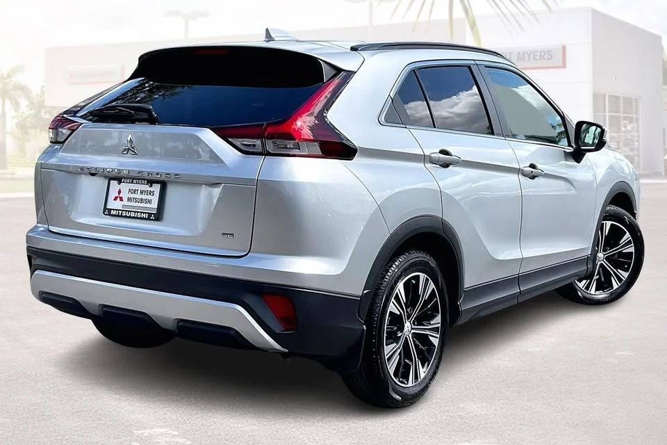 2022 Mitsubishi Eclipse Cross - Image 4 of 16