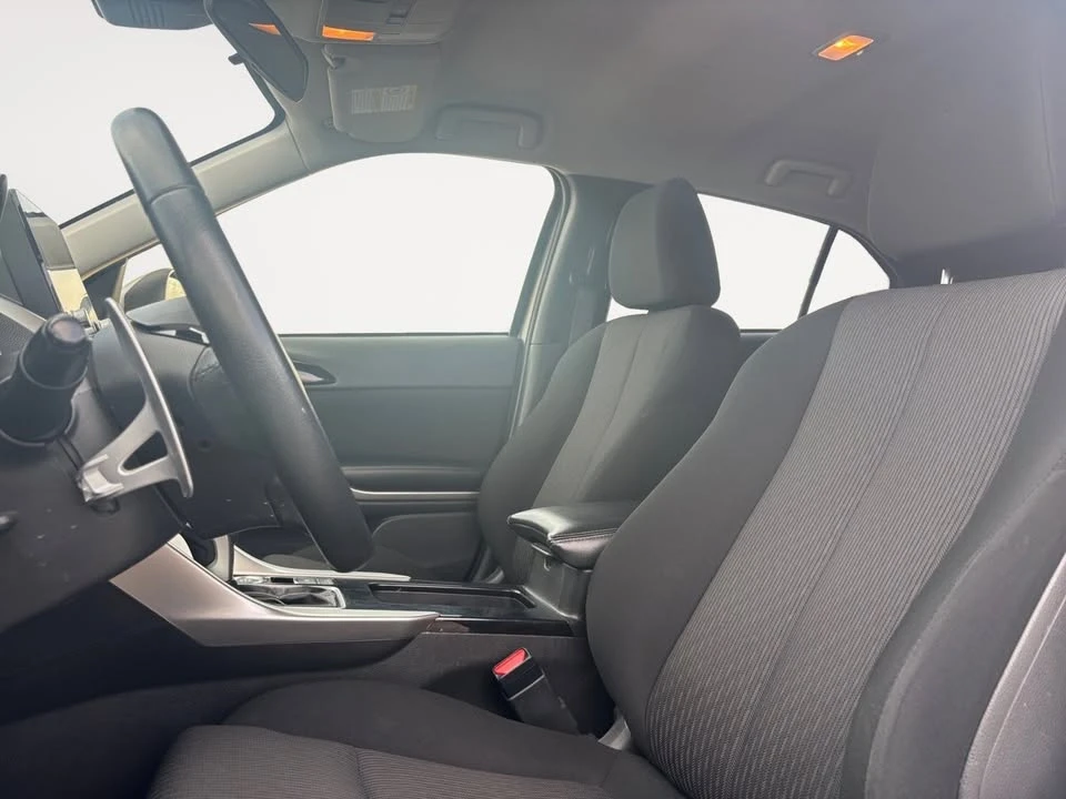 2022 Mitsubishi Eclipse Cross - Image 8 of 19