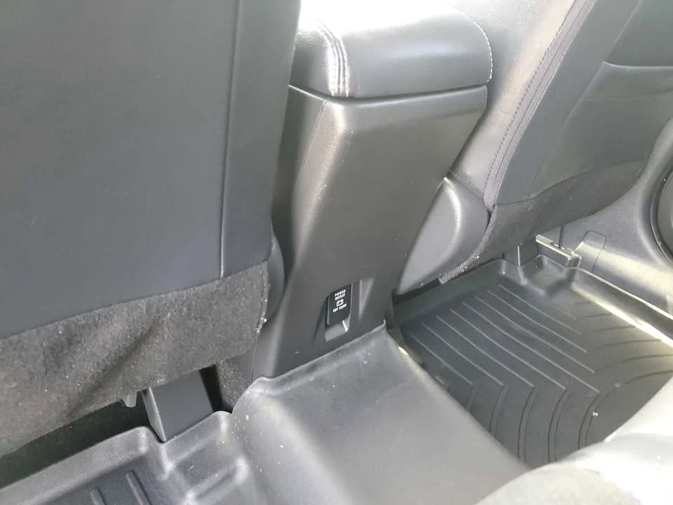 2022 Mitsubishi Eclipse Cross - Image 13 of 19
