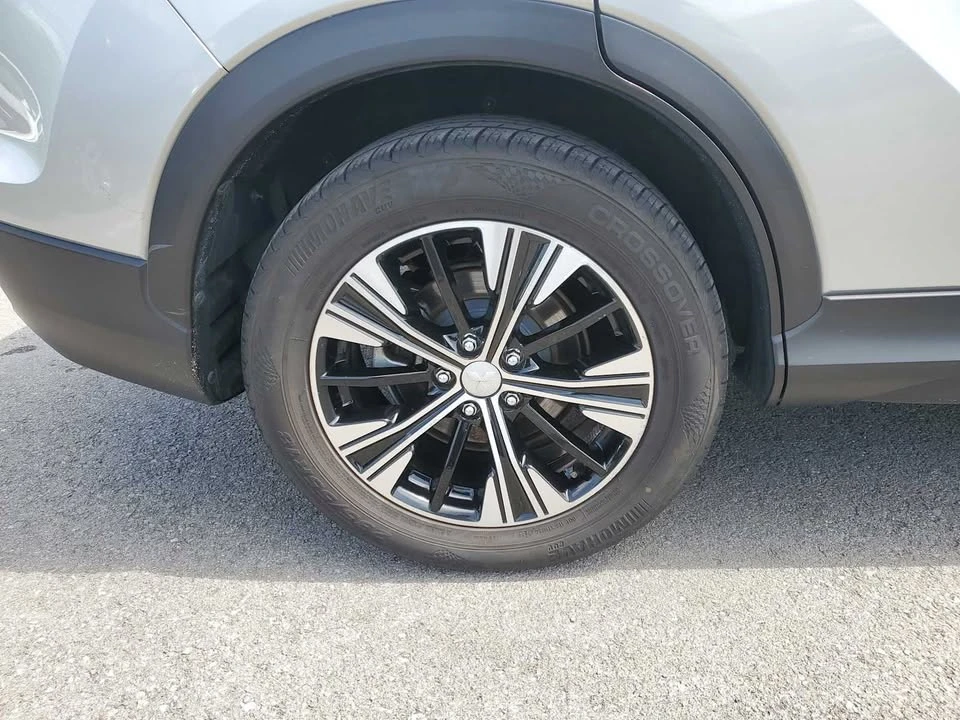 2022 Mitsubishi Eclipse Cross - Image 5 of 19
