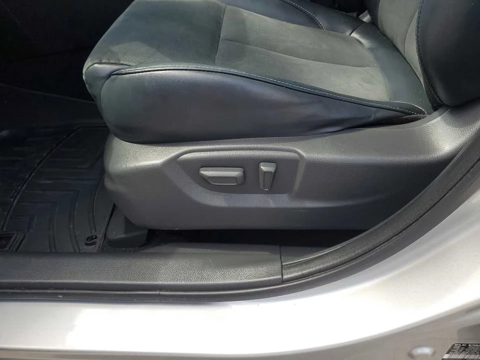 2022 Mitsubishi Eclipse Cross - Image 18 of 19