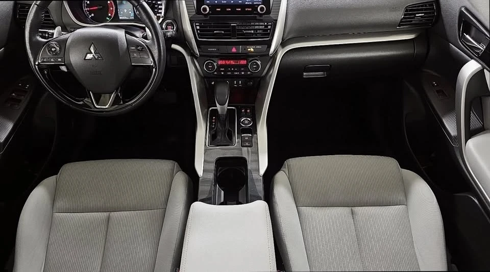 2022 Mitsubishi Eclipse Cross - Image 9 of 14