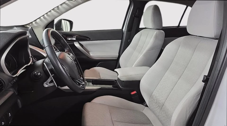 2022 Mitsubishi Eclipse Cross - Image 5 of 14