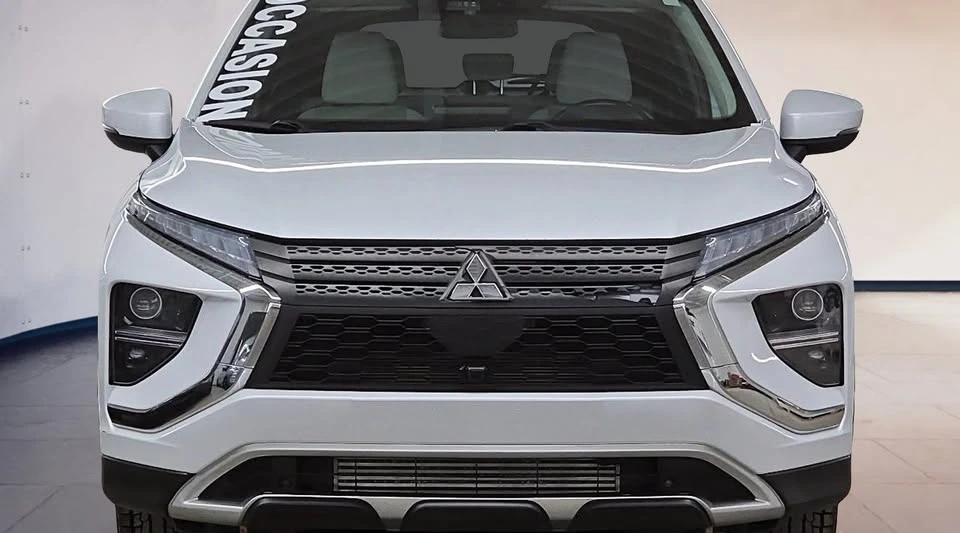 2022 Mitsubishi Eclipse Cross - Image 2 of 9
