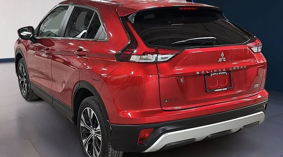 2022 Mitsubishi Eclipse Cross - Image 3 of 20