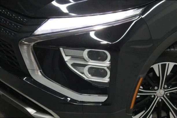 2022 Mitsubishi Eclipse Cross - Image 2 of 20