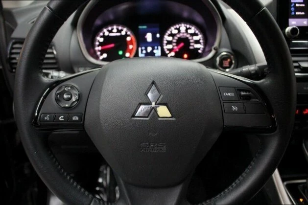 2022 Mitsubishi Eclipse Cross - Image 9 of 20