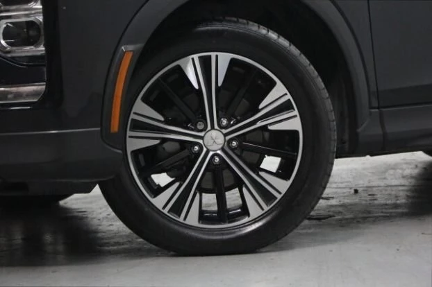 2022 Mitsubishi Eclipse Cross - Image 3 of 20