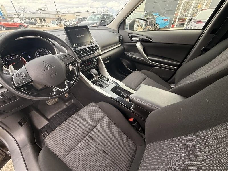 2022 Mitsubishi Eclipse Cross - Image 9 of 14