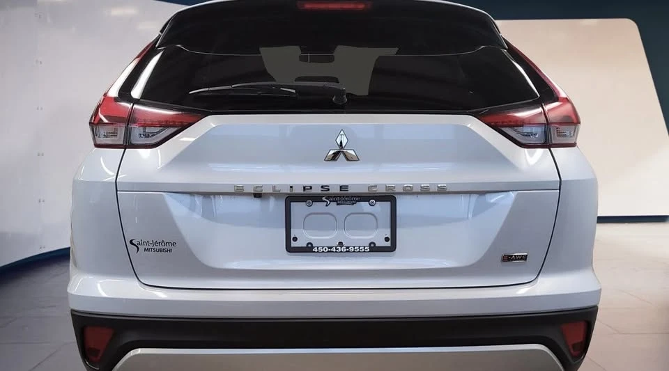 2022 Mitsubishi Eclipse Cross - Image 3 of 19