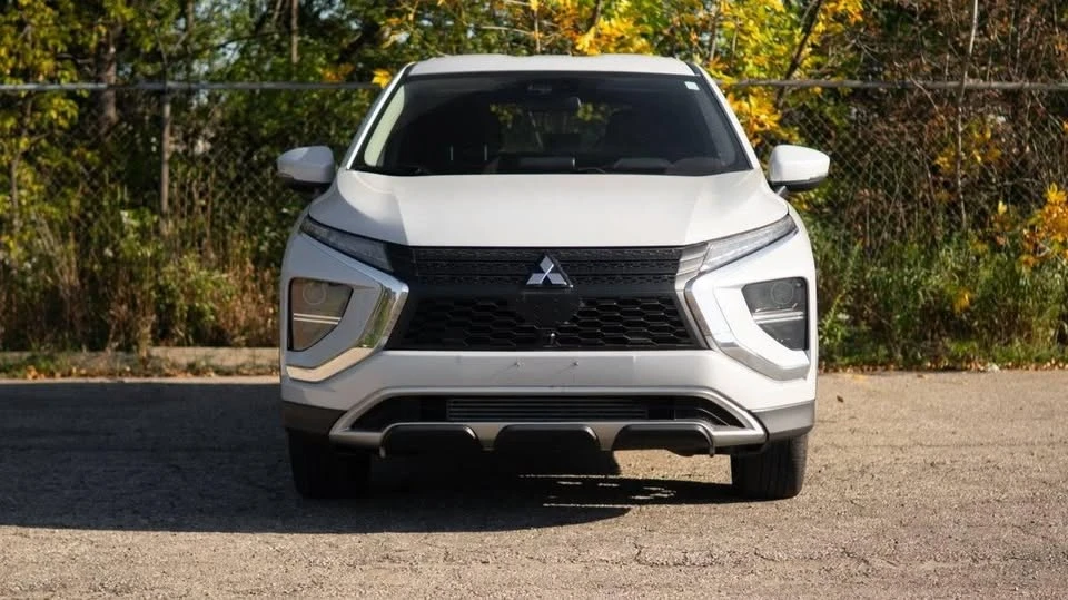 2022 Mitsubishi Eclipse Cross - Image 2 of 12