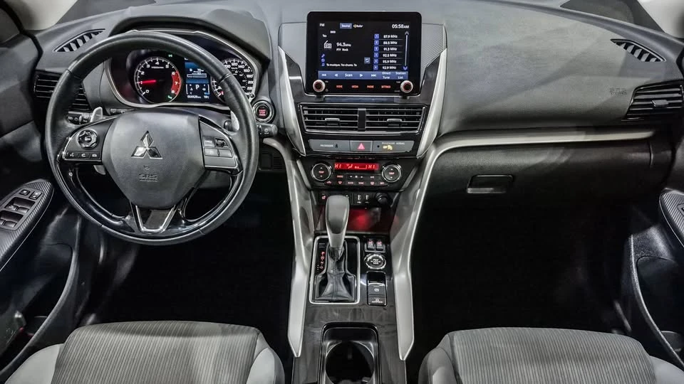 2022 Mitsubishi Eclipse Cross - Image 9 of 18