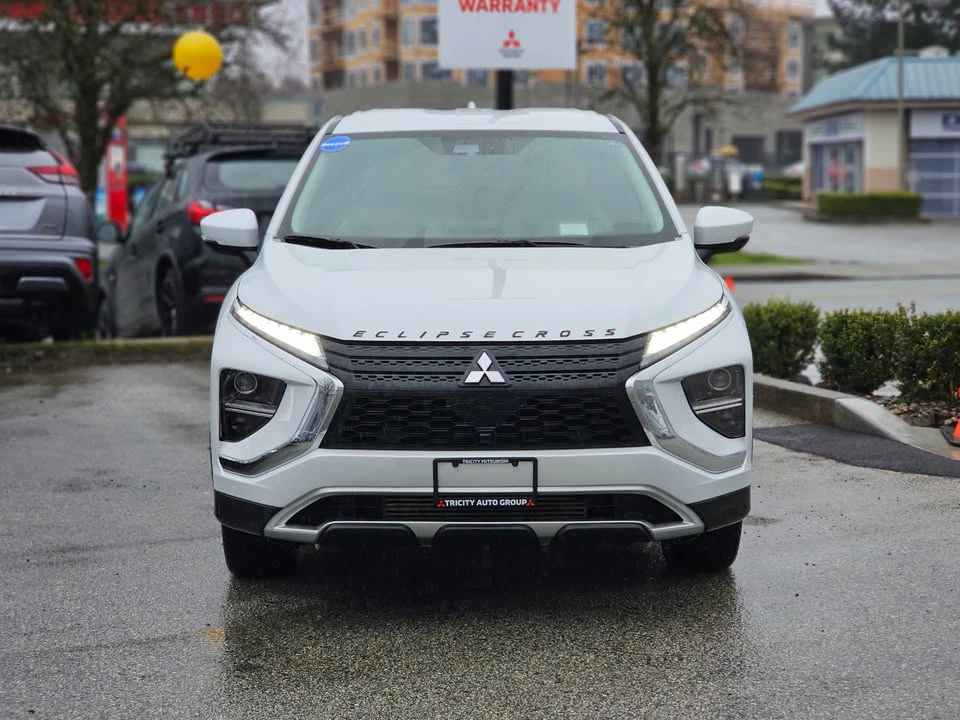 2022 Mitsubishi Eclipse Cross - Image 2 of 20