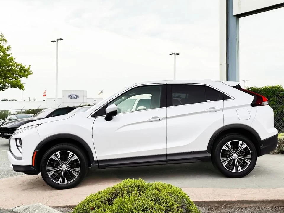 2022 Mitsubishi Eclipse Cross - Image 3 of 10