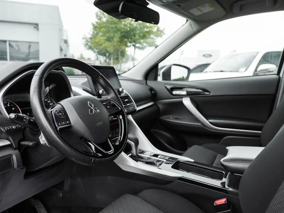 2022 Mitsubishi Eclipse Cross - Image 9 of 10