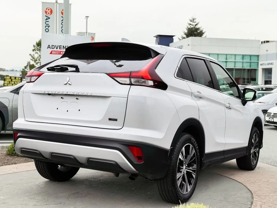 2022 Mitsubishi Eclipse Cross - Image 2 of 6