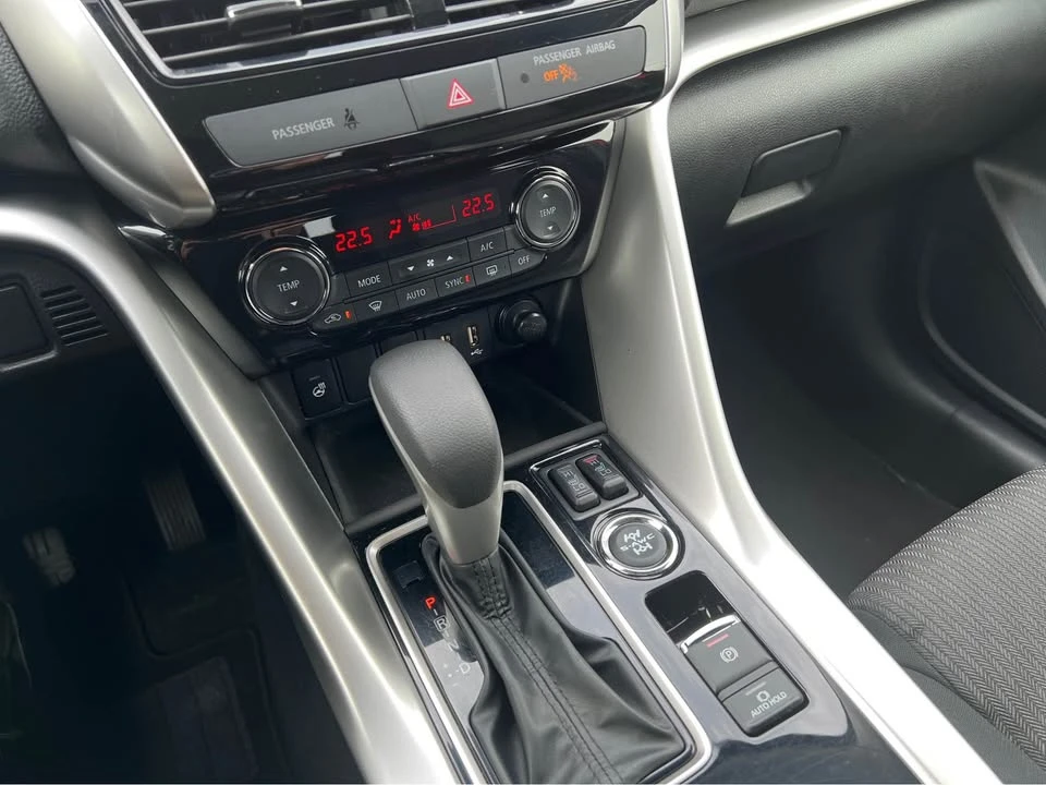 2022 Mitsubishi Eclipse Cross - Image 9 of 12