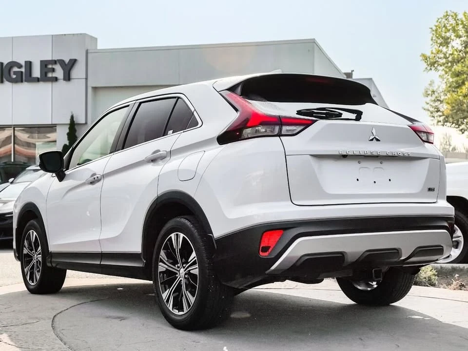2022 Mitsubishi Eclipse Cross - Image 2 of 4