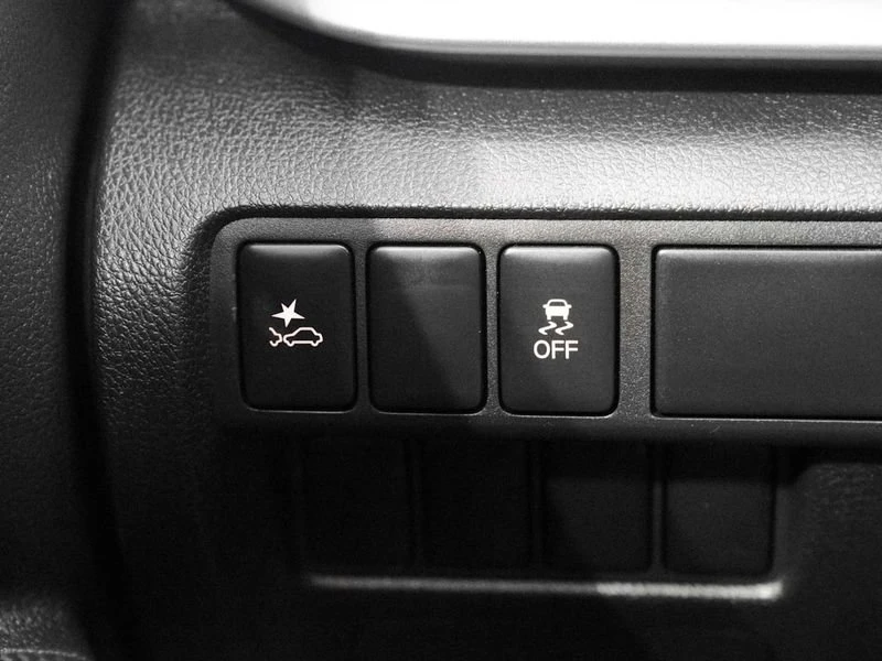 2022 Mitsubishi Eclipse Cross - Image 17 of 20