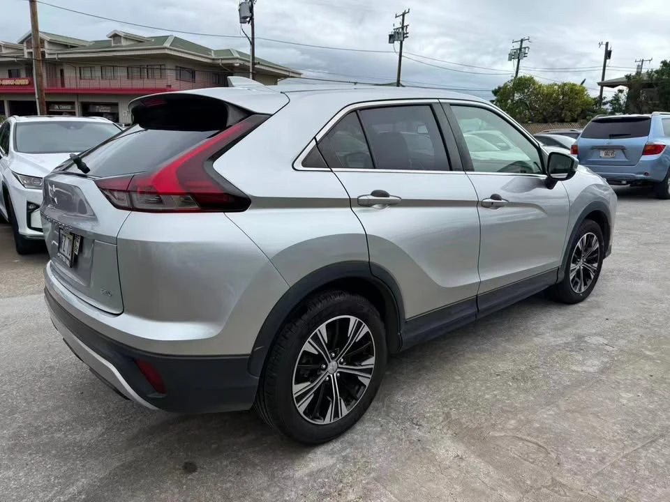 2022 Mitsubishi Eclipse Cross - Image 4 of 13