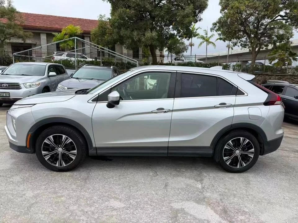 2022 Mitsubishi Eclipse Cross - Image 2 of 13