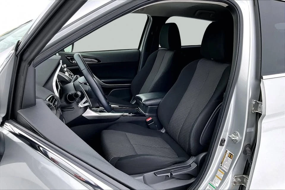 2022 Mitsubishi Eclipse Cross - Image 14 of 20