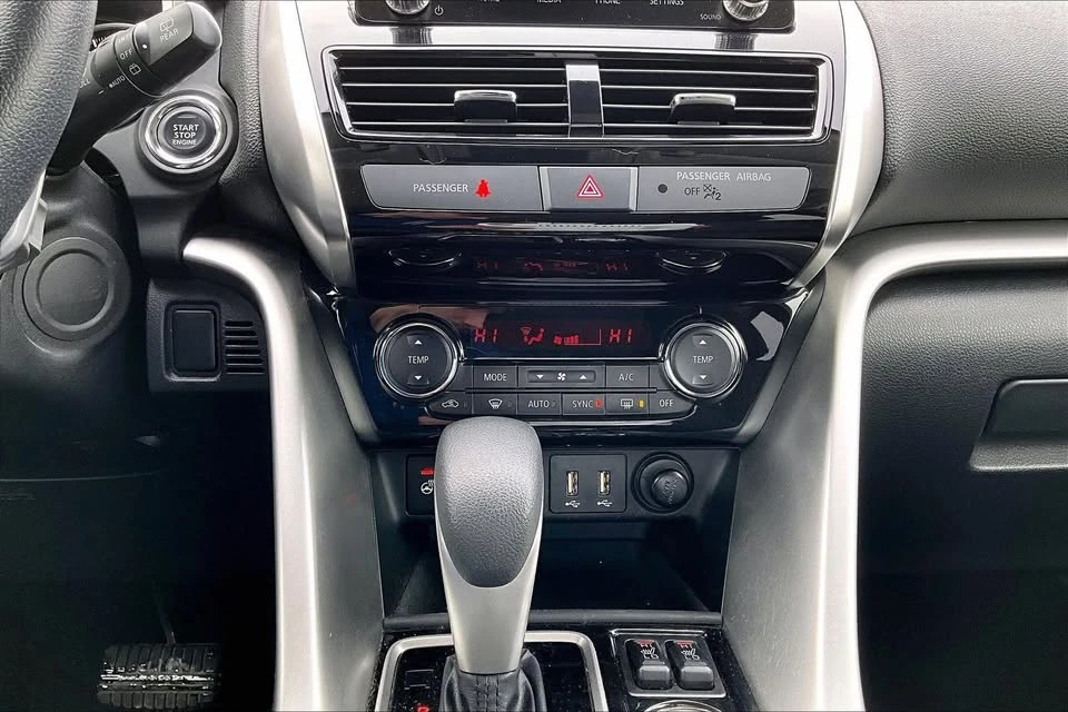 2022 Mitsubishi Eclipse Cross - Image 17 of 20