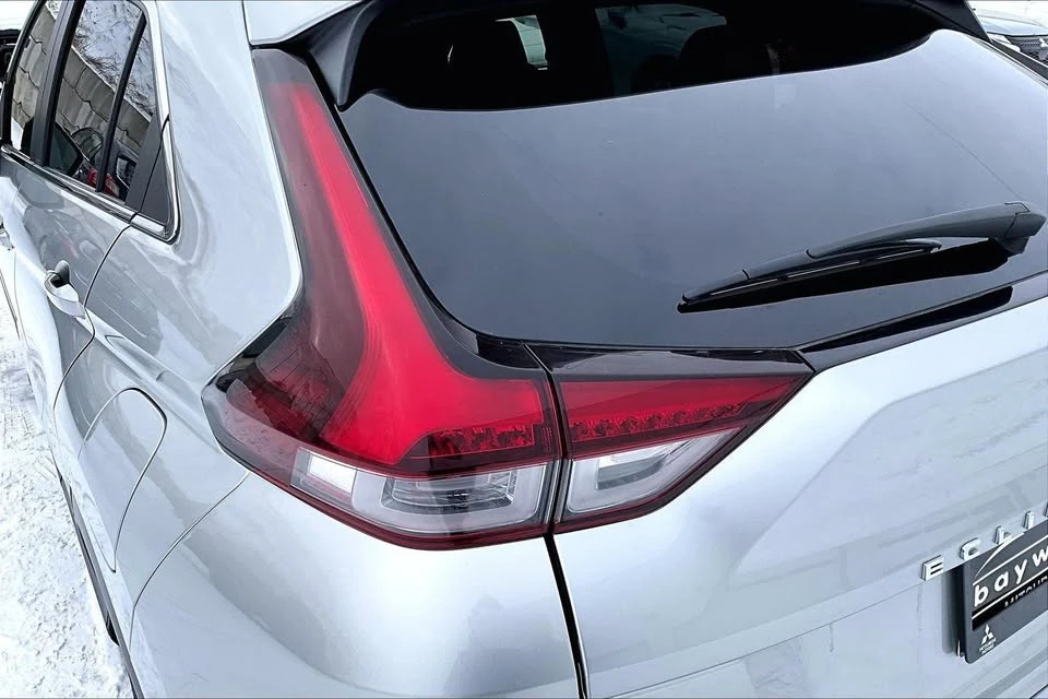 2022 Mitsubishi Eclipse Cross - Image 9 of 20