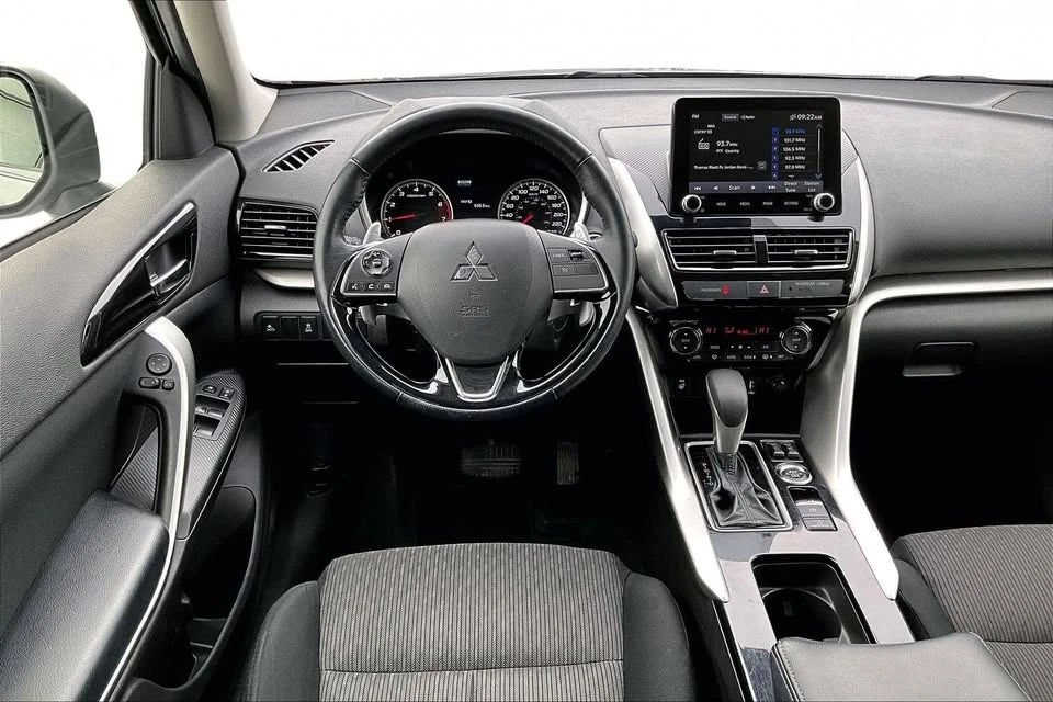 2022 Mitsubishi Eclipse Cross - Image 3 of 20