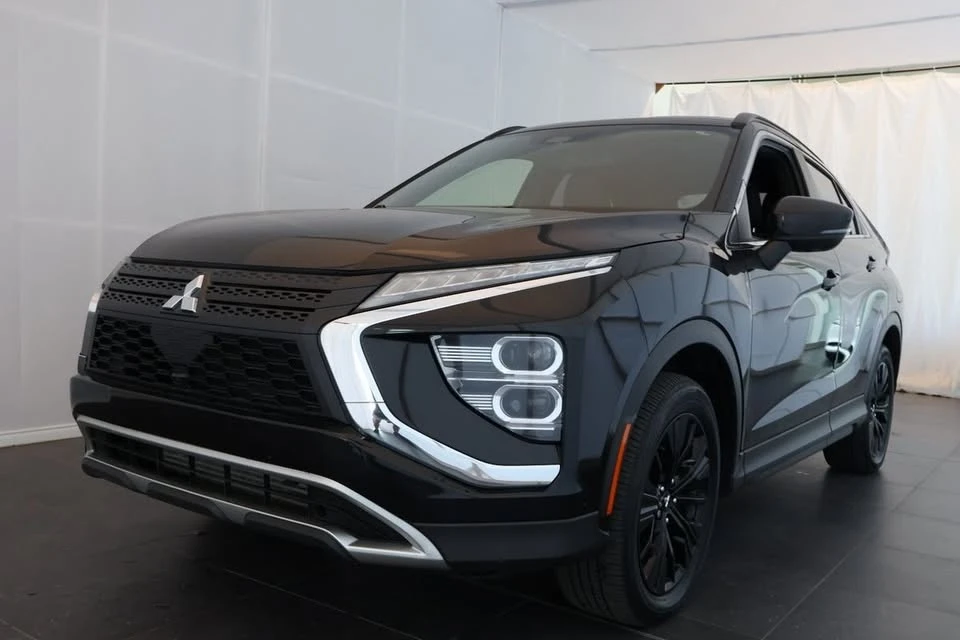 2022 Mitsubishi Eclipse Cross - Image 2 of 20