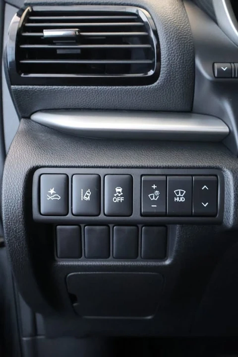 2022 Mitsubishi Eclipse Cross - Image 16 of 20