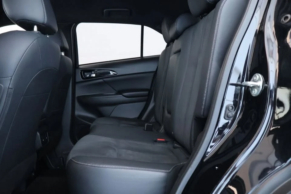 2022 Mitsubishi Eclipse Cross - Image 18 of 20