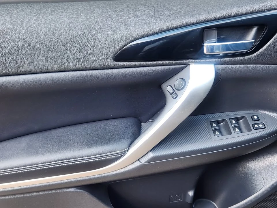 2022 Mitsubishi Eclipse Cross - Image 8 of 20