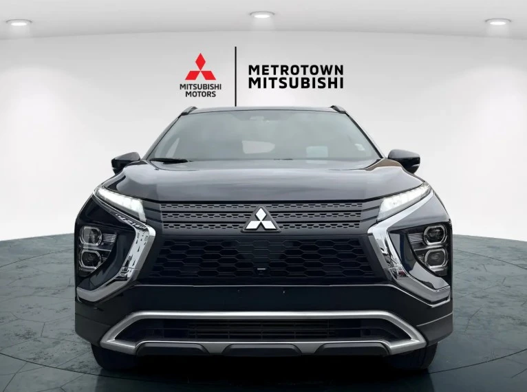 2022 Mitsubishi Eclipse Cross - Image 2 of 16