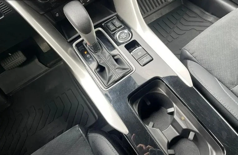 2022 Mitsubishi Eclipse Cross - Image 13 of 16
