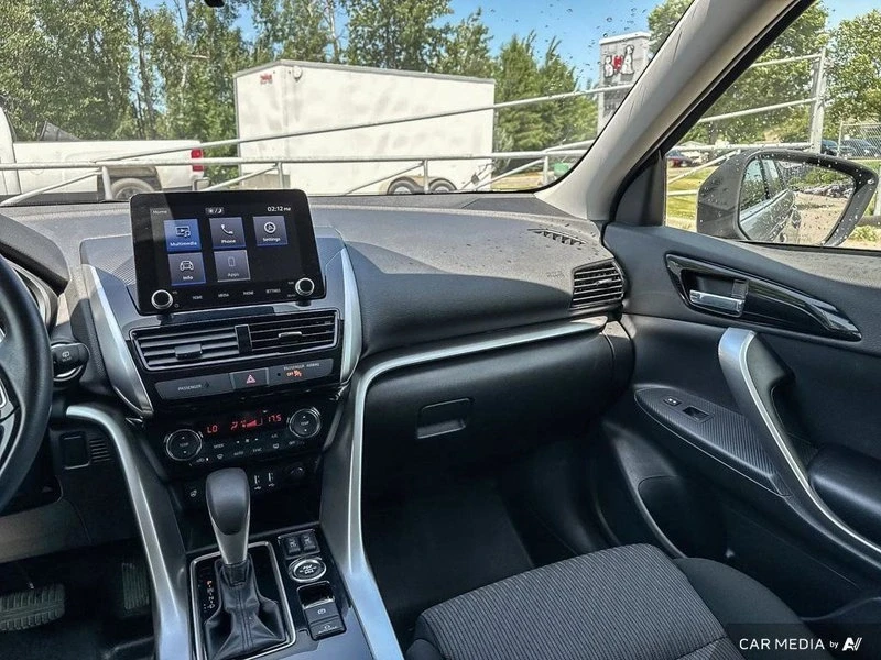 2022 Mitsubishi Eclipse Cross - Image 11 of 20
