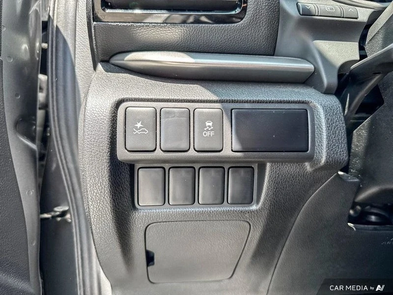 2022 Mitsubishi Eclipse Cross - Image 17 of 20