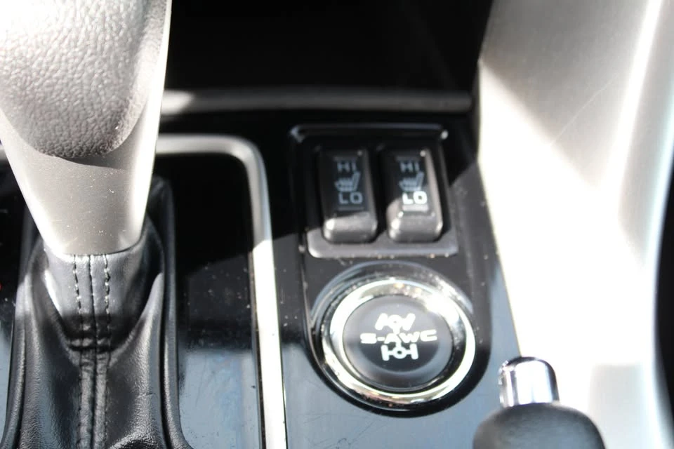 2022 Mitsubishi Eclipse Cross - Image 16 of 18