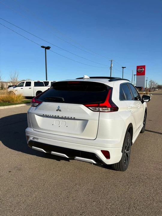 2022 Mitsubishi Eclipse Cross - Image 5 of 5