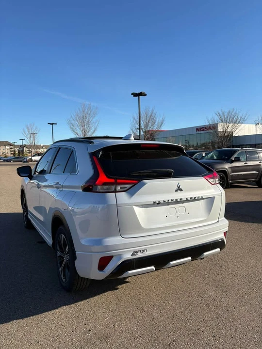 2022 Mitsubishi Eclipse Cross - Image 4 of 5