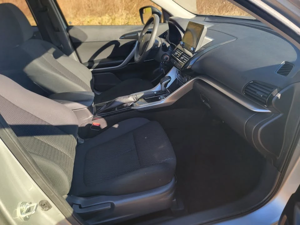 2022 Mitsubishi Eclipse Cross - Image 12 of 18