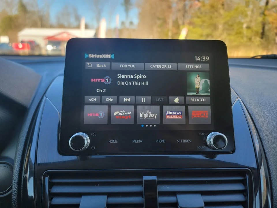 2022 Mitsubishi Eclipse Cross - Image 17 of 18