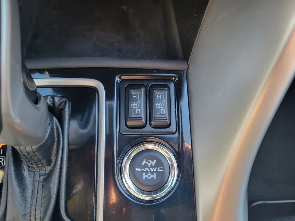 2022 Mitsubishi Eclipse Cross - Image 16 of 18