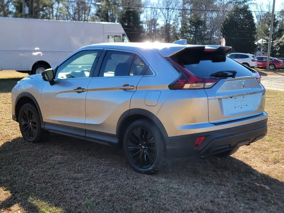 2022 Mitsubishi Eclipse Cross - Image 5 of 18