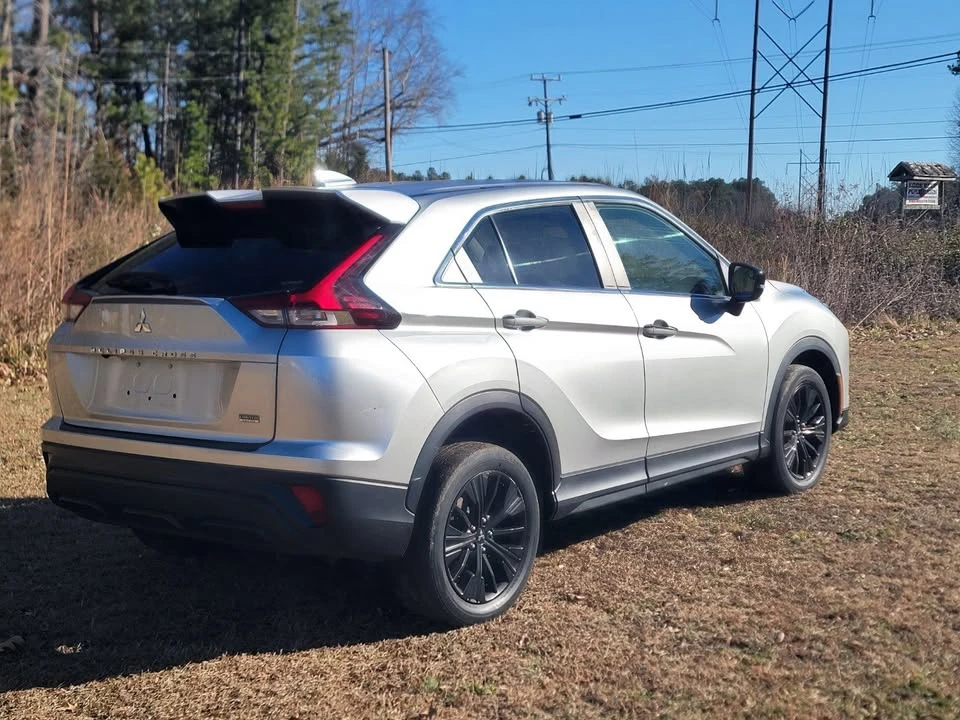 2022 Mitsubishi Eclipse Cross - Image 3 of 18